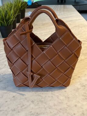 Caramel Woven Basket Bag